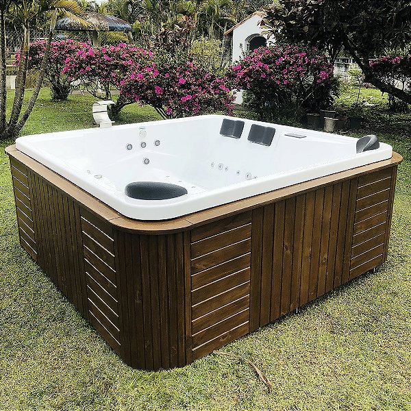 SPA MONTSERRAT QUADRADO 215 x 215 x 90 CM TOP LINE C/ 7 LUGARES OURO FINO
