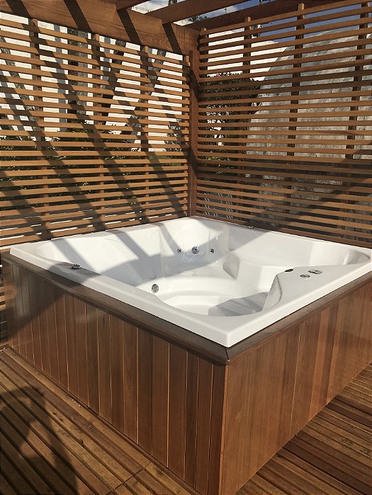 SPA FLOWER SPACRIL QUADRADO 180 x 180 x 55 CM STANDARD P/ 4 PESSOAS OURO FINO