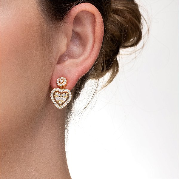 Brinco Coração Majestoso Vazado Folheado a Ouro