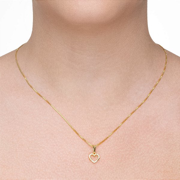 Colar Coração Vazado Cravejado folheado a ouro