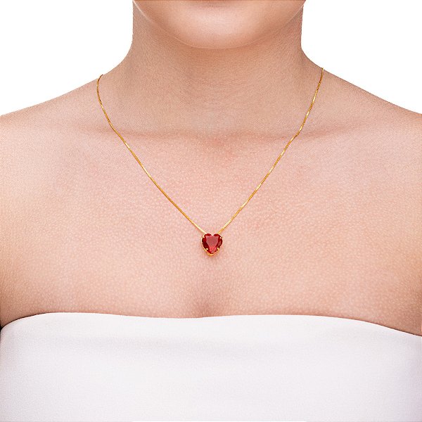 Colar de coração vidro vermelho na corrente veneziana folheada a ouro