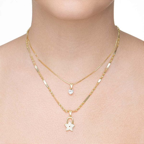Colar duplo com ponto de luz e estrela cravejada folheado a ouro