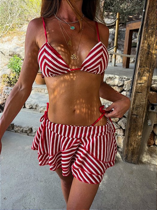 Conjunto Shelona com biquíni e short saia tricot vermelho
