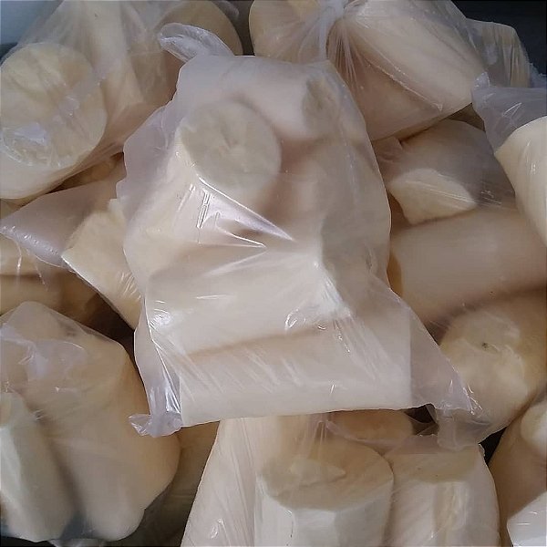 Mandioca Descascada (1Kg)