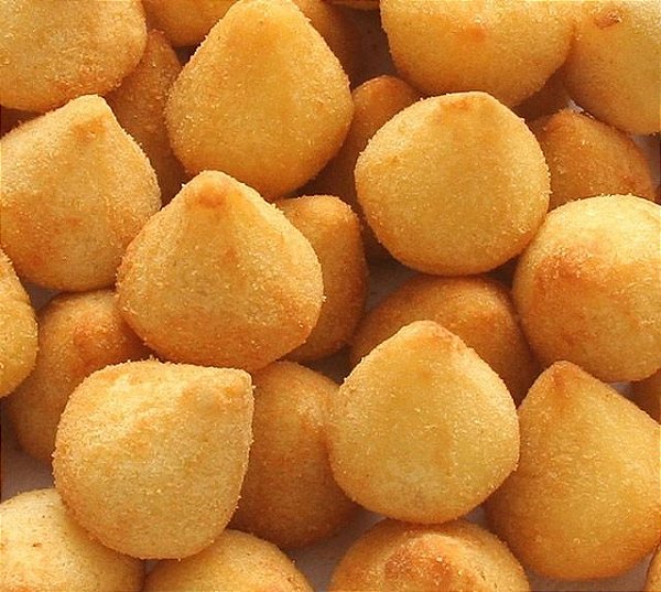 COXINHAS DE PEITO DE FRANGO DESFIADO
