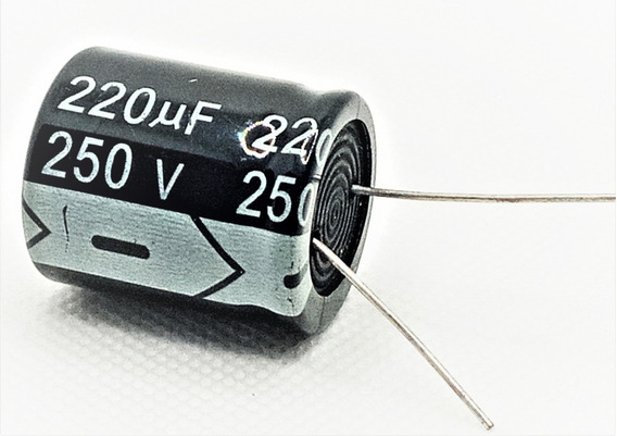 Capacitor Eletrolitico 220uF 250V