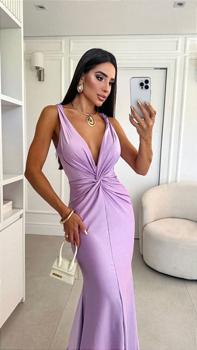 Vestido Longo Lavanda com Decote Profundo e Costas Abertas