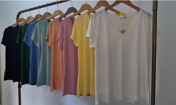 Blusa evasê decote V