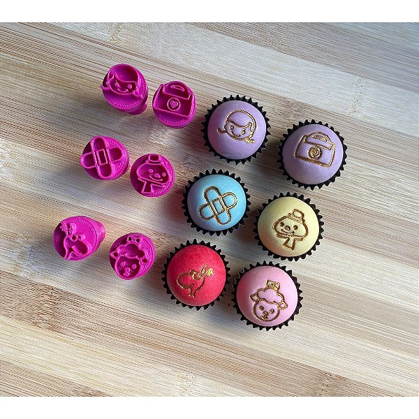 Carimbos para Docinhos Brigadeiro Cuidadora de Brinquedos