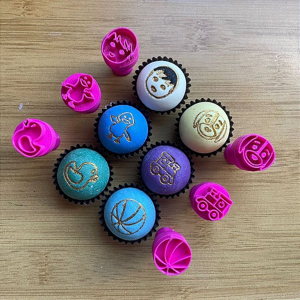 Carimbos para Docinhos Brigadeiro Menino Bento
