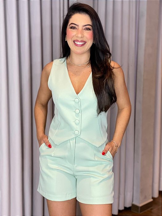 CONJUNTO COLETE E SHORT ALFAIATARIA