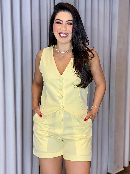 CONJUNTO COLETE E SHORT ALFAIATARIA