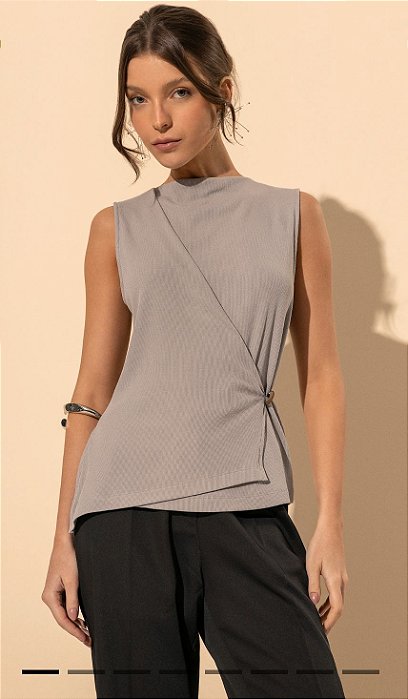 BLUSA LEZ A LEZ EM CREPE COM DETALHE TRANSPASSADO