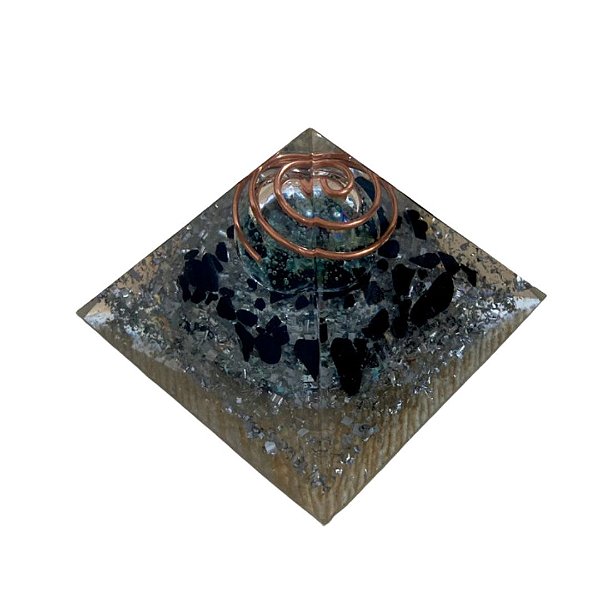 Orgonite Pirâmide Proteção Energética Turmalina Negra 7cm