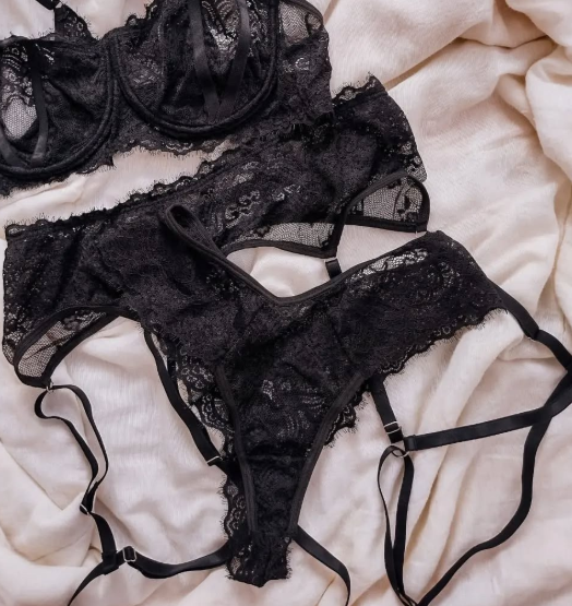 LINGERIE CONJUNTO SEXY PRETO HATE