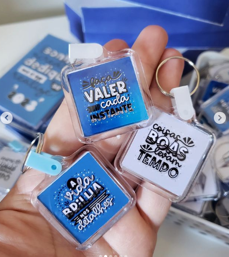 25 Mini Chaveiros em acrílico