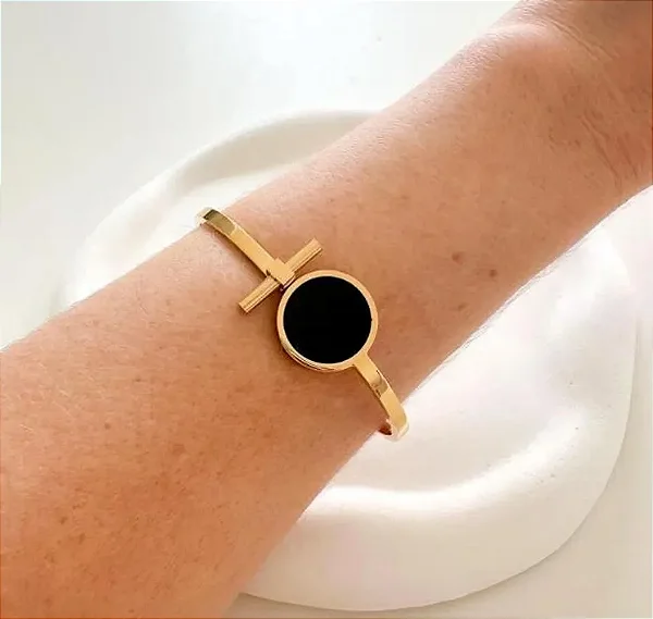 BRACELETE DOURADO AÇO INOX COM DETALHE PRETO
