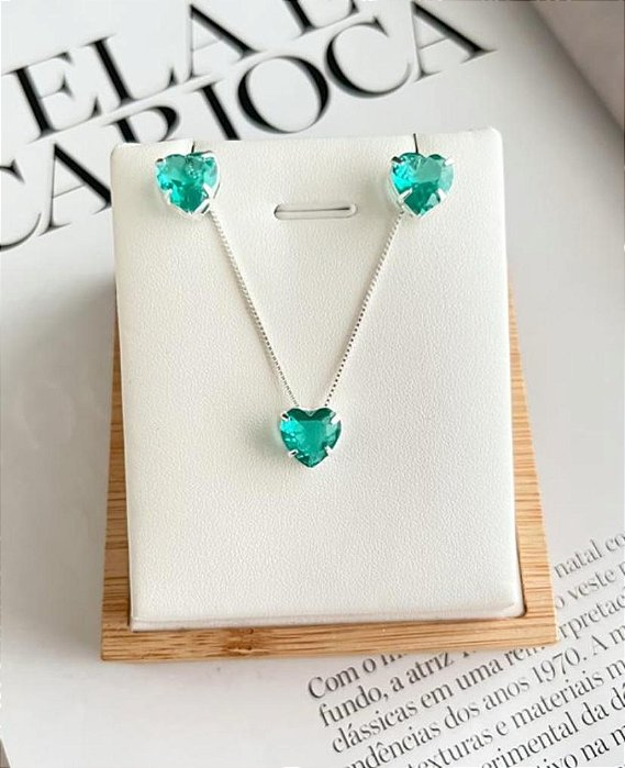 CONJUNTO PRATEADO COLAR E BRINCOS CORAÇÃO VERDE TURMALINA