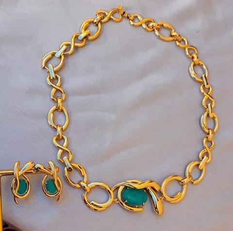 CONJUNTO DOURADO COM ZIRCÔNIA VERDE