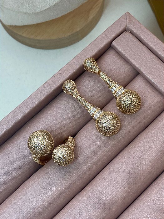 CONJUNTO DOURADO ANEL E BRINCOS CRAVEJADOS