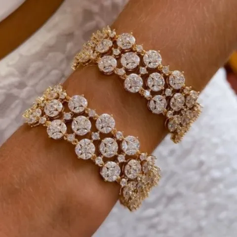 PULSEIRA DOURADA CRAVEJADA CRISTAL
