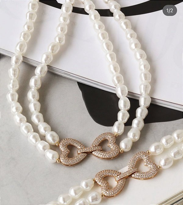 COLAR DOURADO PÉROLAS COM CORAÇÃO CRAVEJADO