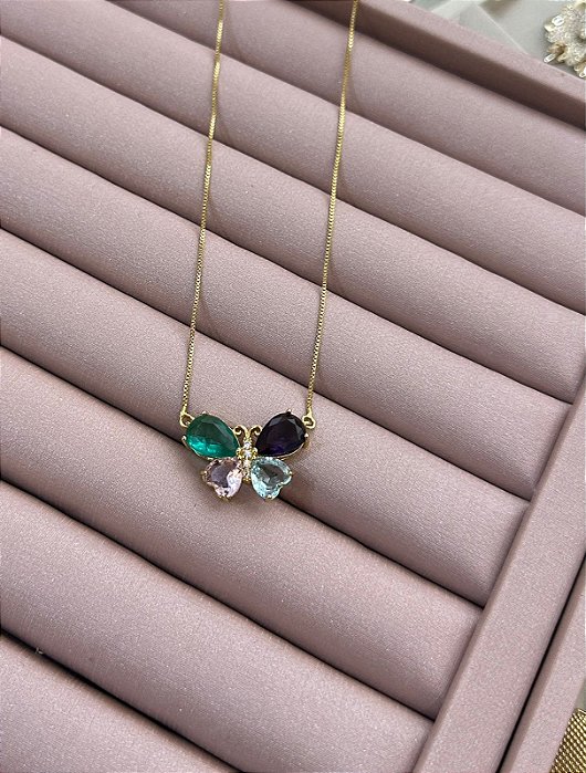 COLAR DOURADO VENEZIANA BORBOLETA COM PEDRAS COLORIDAS
