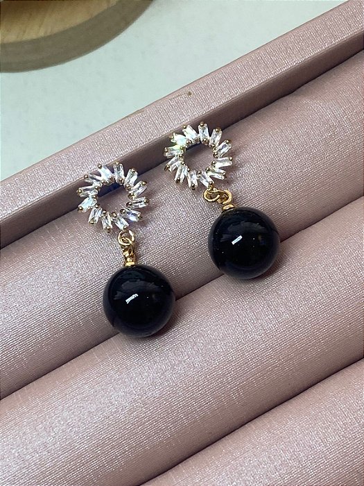 BRINCO DOURADO COM ESFERA PRETA