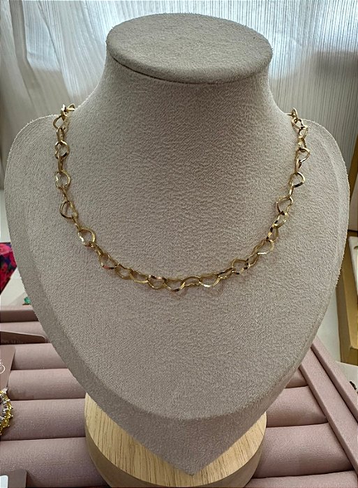COLAR DOURADO CHOKER CORAÇÕES ENTRELAÇADOS