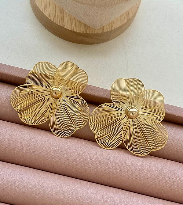 BRINCO DOURADO FLOR ARAMADA