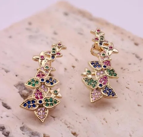 BRINCO DOURADO EAR CUFF FLORES
