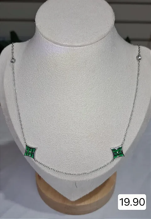 COLAR PRATEADO AÇO INOX COM TREVOS VERDES