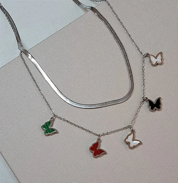 COLAR PRATEADO AÇO INOX DUPLA COM BORBOLETAS COLORIDAS
