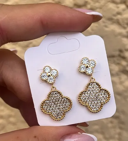 BRINCO DOURADO INSPIRAÇÃO CRAVEJADO
