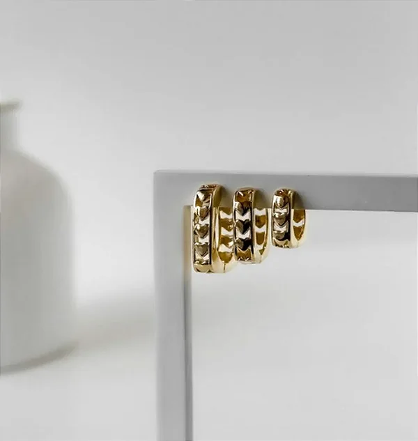 BRINCO DOURADO TRIO ARGOLA DE CORAÇÕES