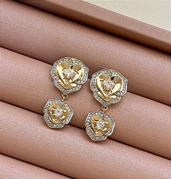 BRINCO DOURADO E PRATEADO FLOR CRAVEJADA