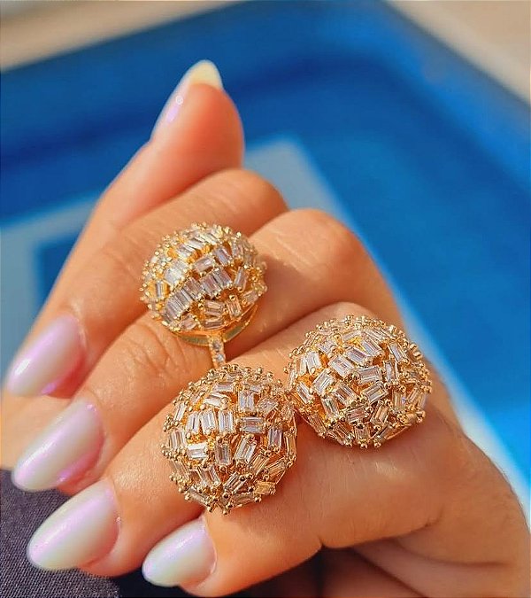 CONJUNTO ANEL E BRINCOS DOURADOS COM ZIRCÔNIAS
