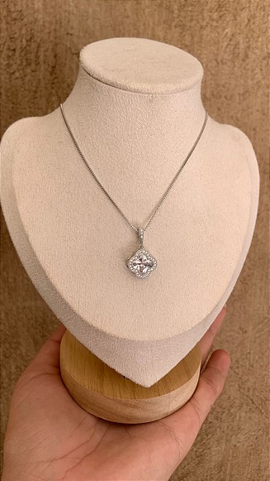 COLAR VAN CLEEF CRAVEJADO BANHO RODIO
