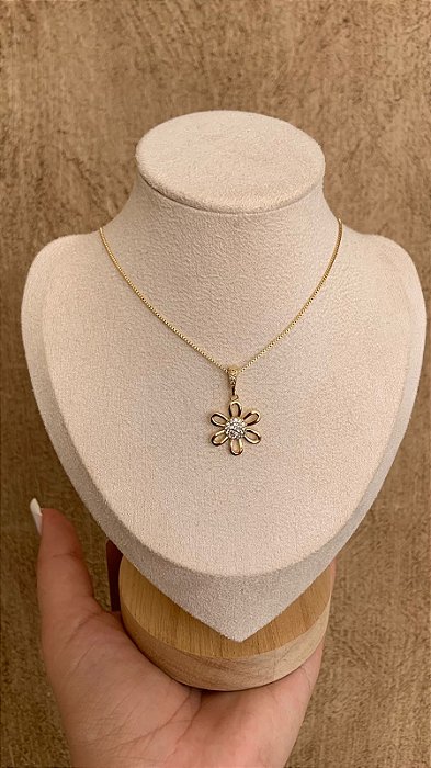 COLAR FLOR CRAVEJADA BANHO OURO