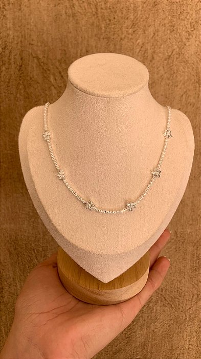 COLAR RIVIERA COM FLORES BANHO PRATA