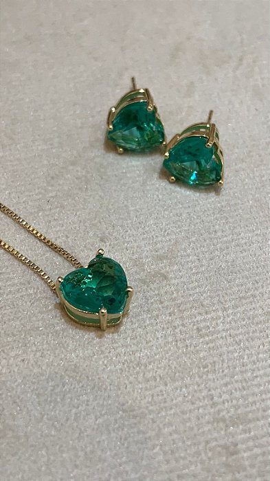 CONJUNTO DOURADO COLAR E BRINCO CORAÇAO VERDE