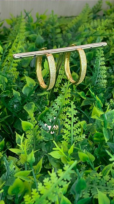 ARGOLA DOURADA CRAVEJADA
