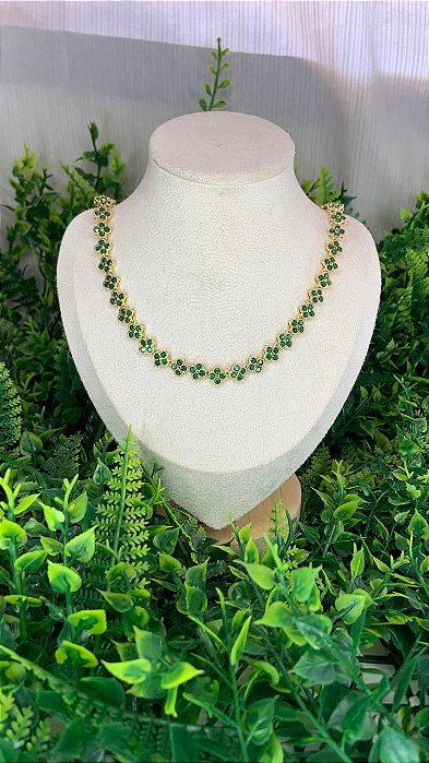 COLAR CRAVEJADO VAN CLEEF