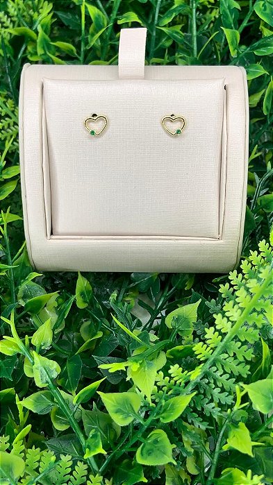 BRINCO CORAÇÃO COM PEDRA VERDE DOURADO