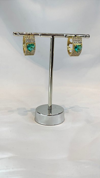ARGOLA CRAVEJADA COM CORAÇÃO VERDE