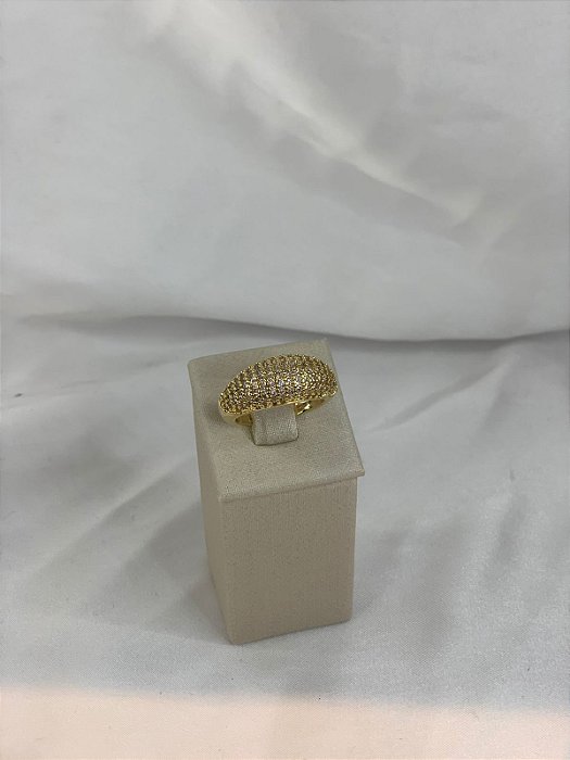 ANEL CRAVEJADO COM ZIRCONIAS DOURADO