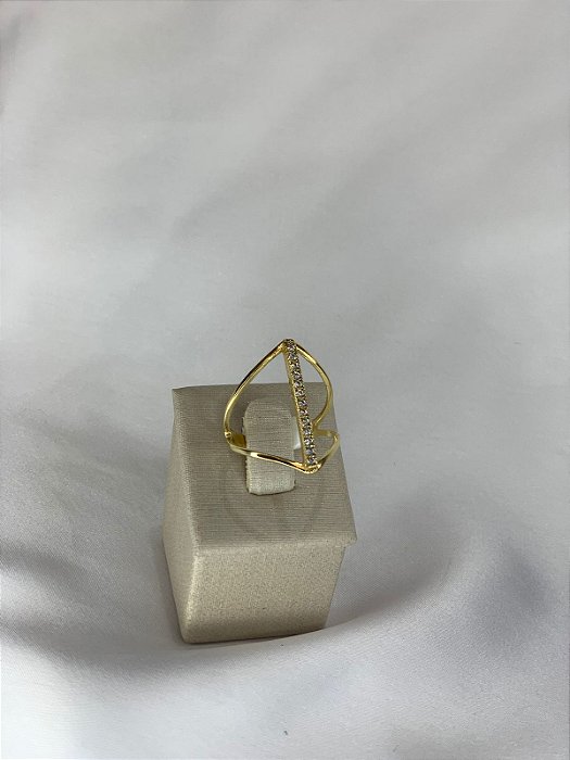 ANEL DOURADO LINHA CRAVEJADA