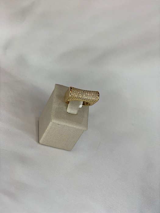 ANEL DOURADO QUADRADO CRAVEJADO