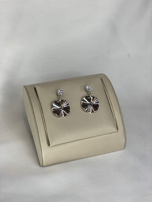 BRINCO PRATA ORGÂNICO COM PONTO DE LUZ