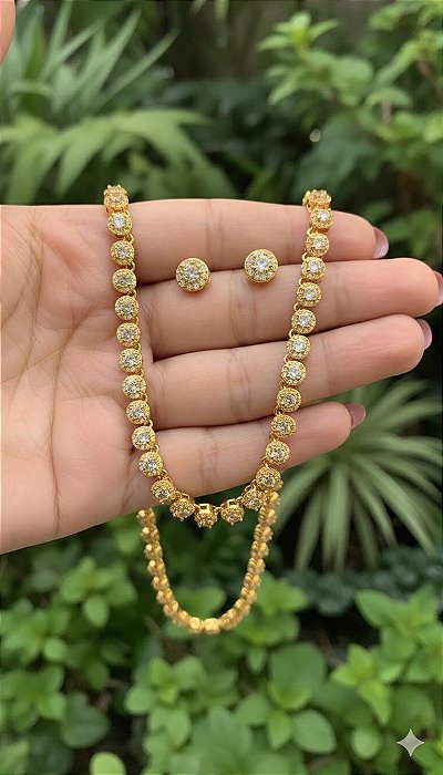 COLAR CRAVEJADO COM ZIRCÔNIAS DOURADO